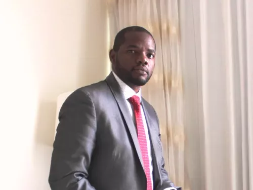 Headshot of Damian Francis